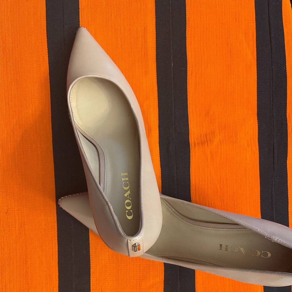 Coach Waverly Pumps size 10